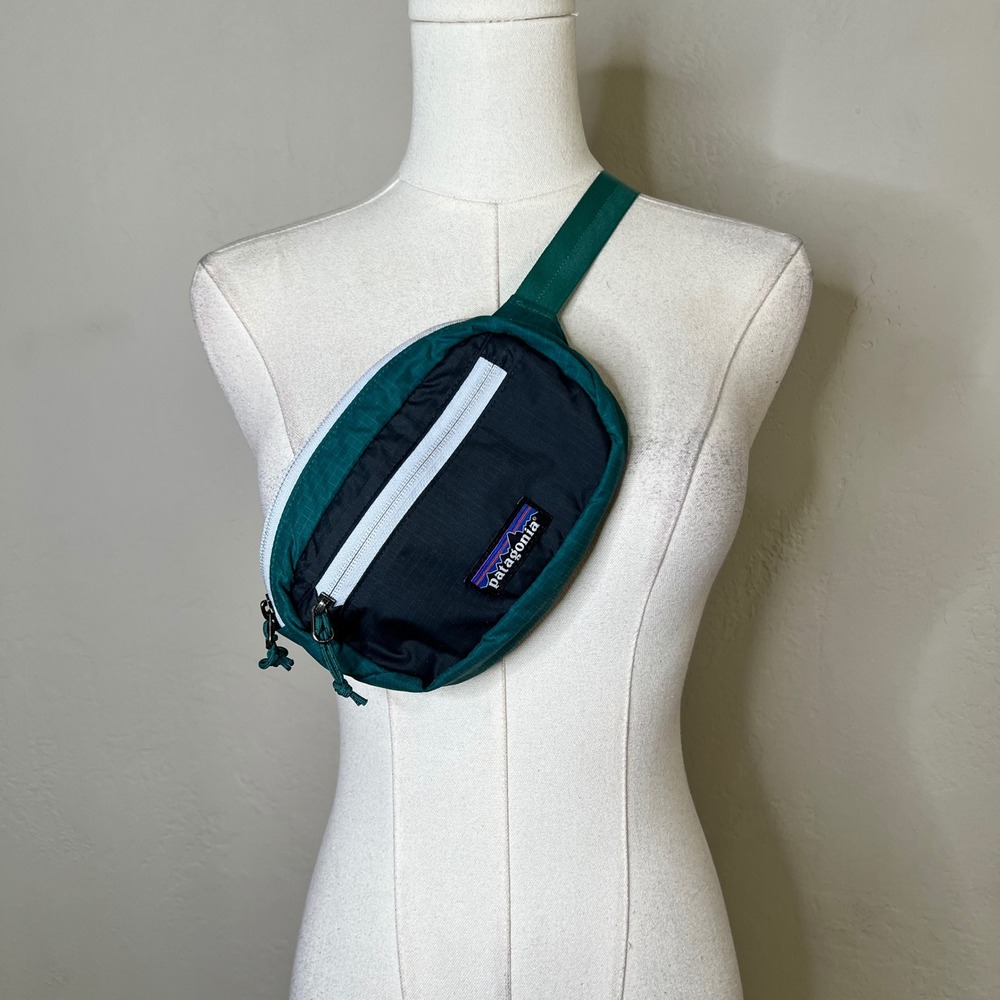 Patagonia Hip Pack Ultralight Black Hole Unisex Size 1L Teal Black Ripstop Fanny